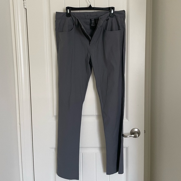 Travis Mathew Men’s Golf Pants Color: Grey